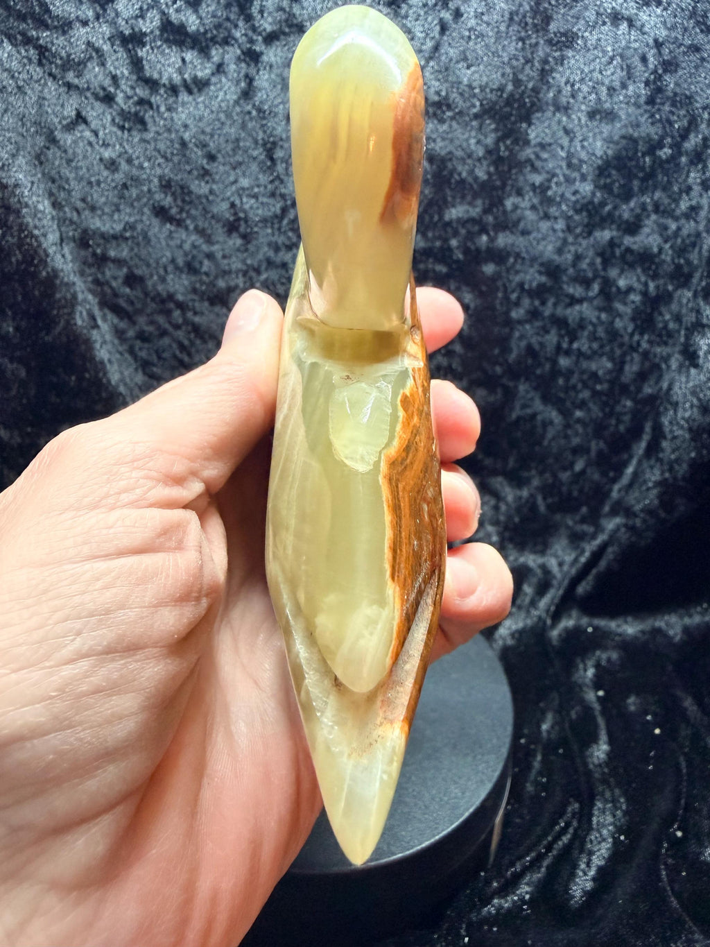 Carved swan, banded onyx/calcite