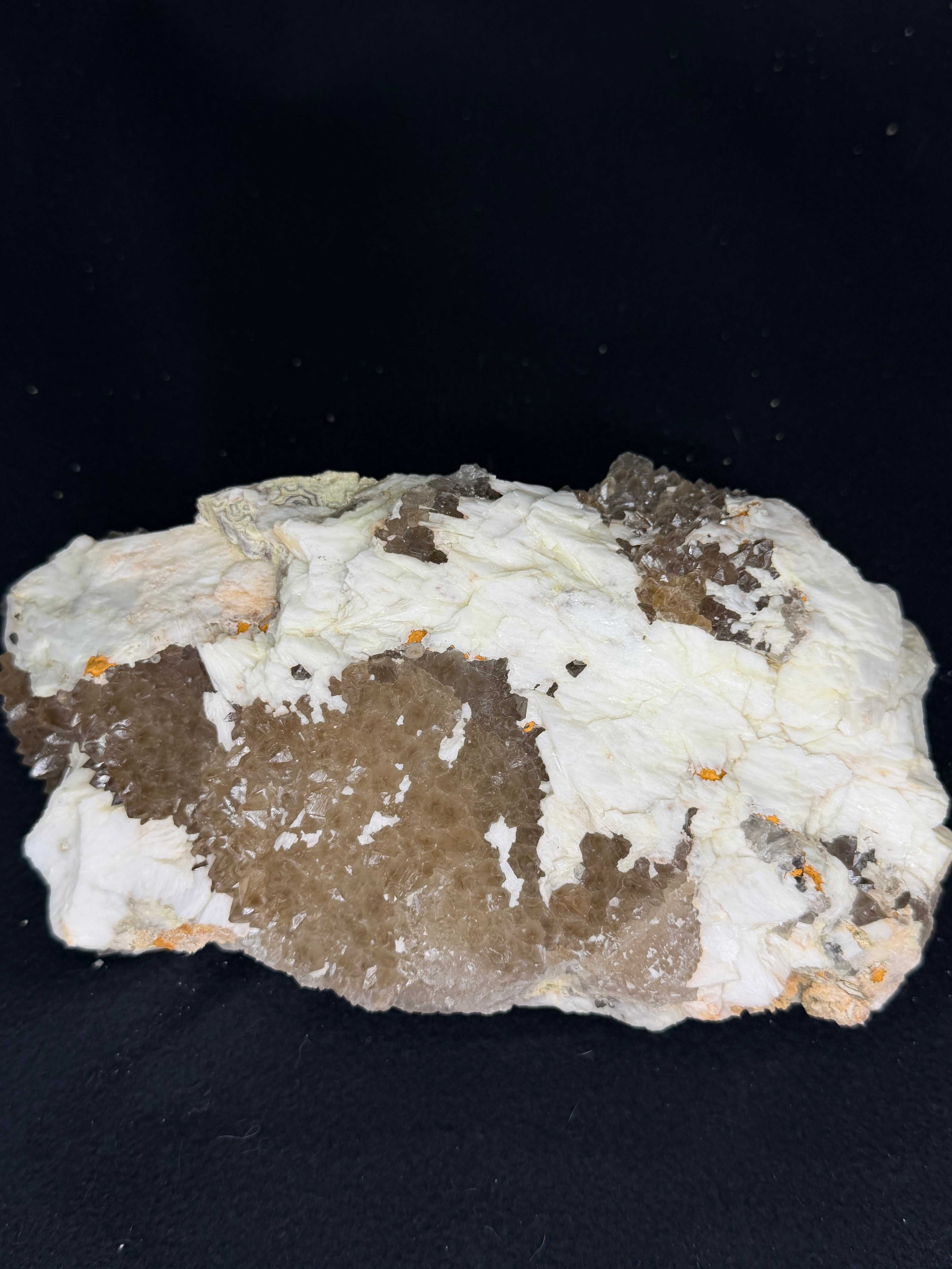 Perfect smoky quartz points on Missouri lace agate withBarite