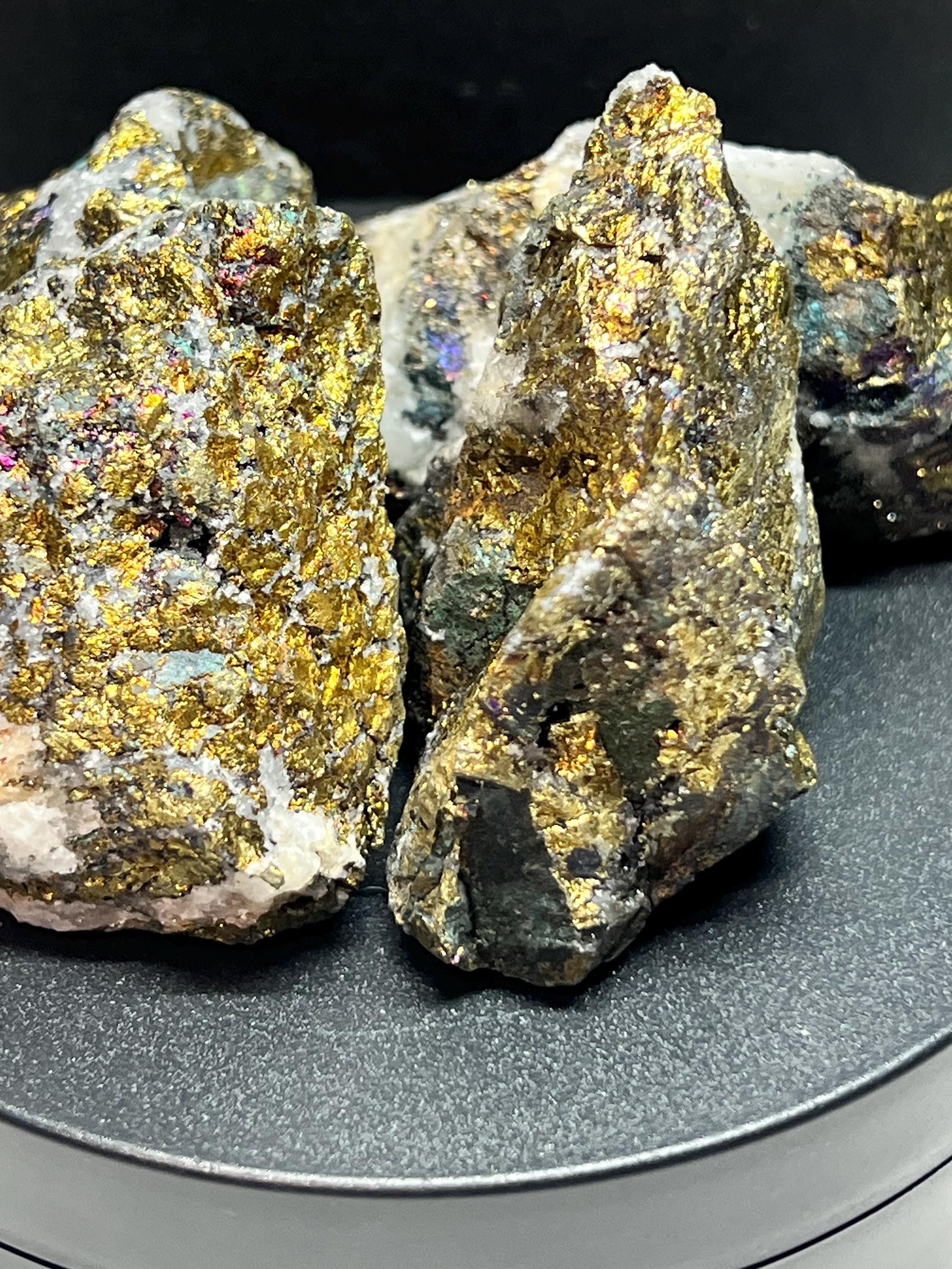 Peacock ore (bornite), quartz druse