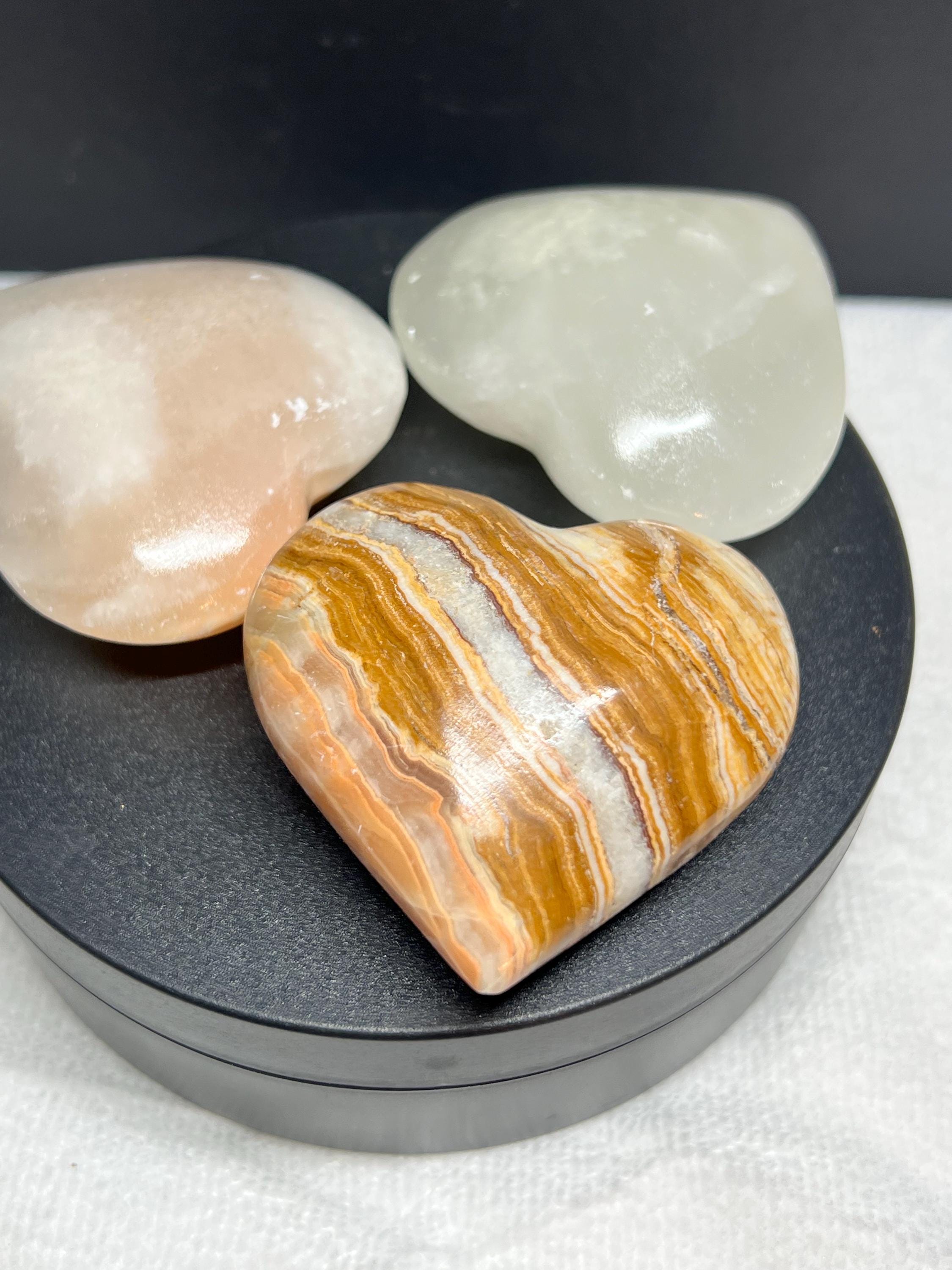 Onyx hearts, lot of three