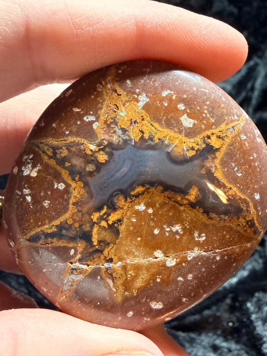 Polished Thunder eggs