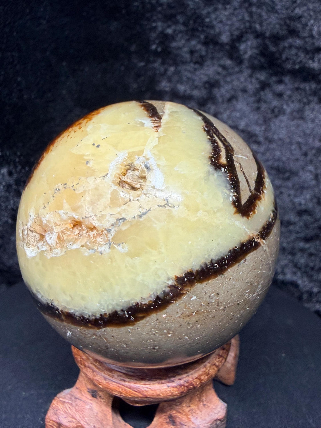 Septarian sphere aka dragon stone