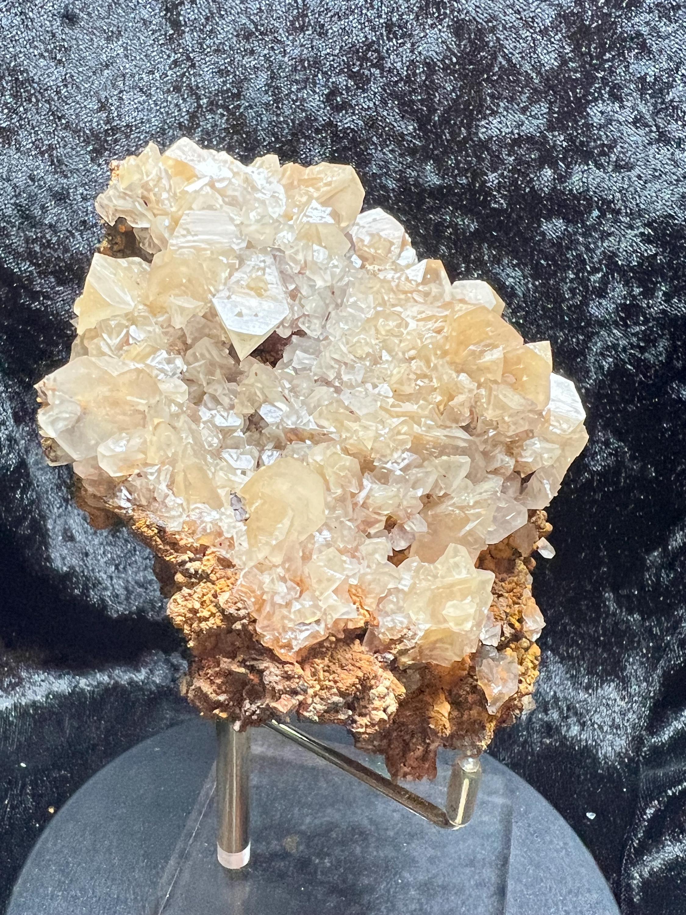 Natural Pyramid Calcite Specimen, Scalenohedral Crystal Cluster