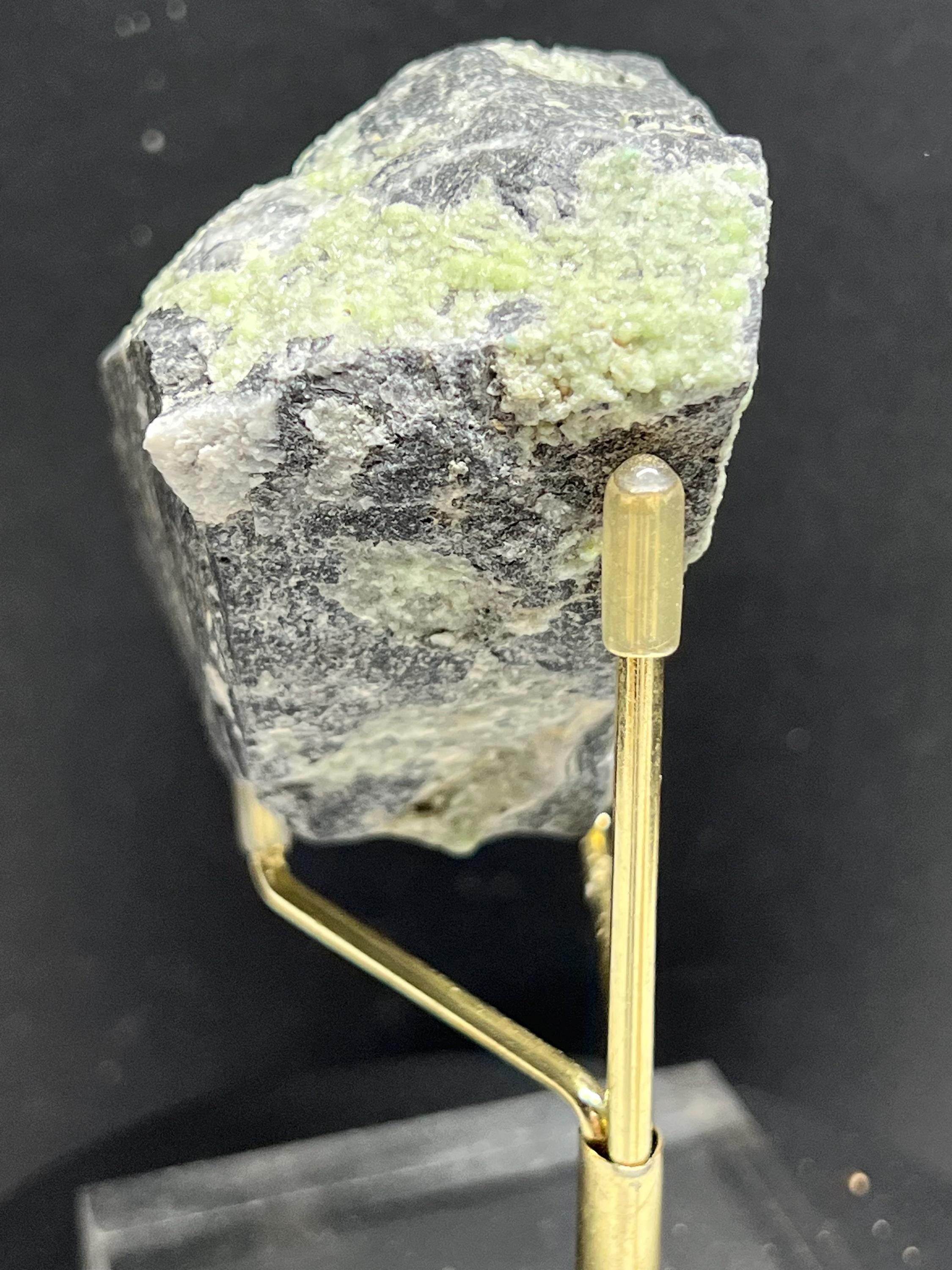 Green Wavellite Specimen: Botryoidal Mineral Cluster