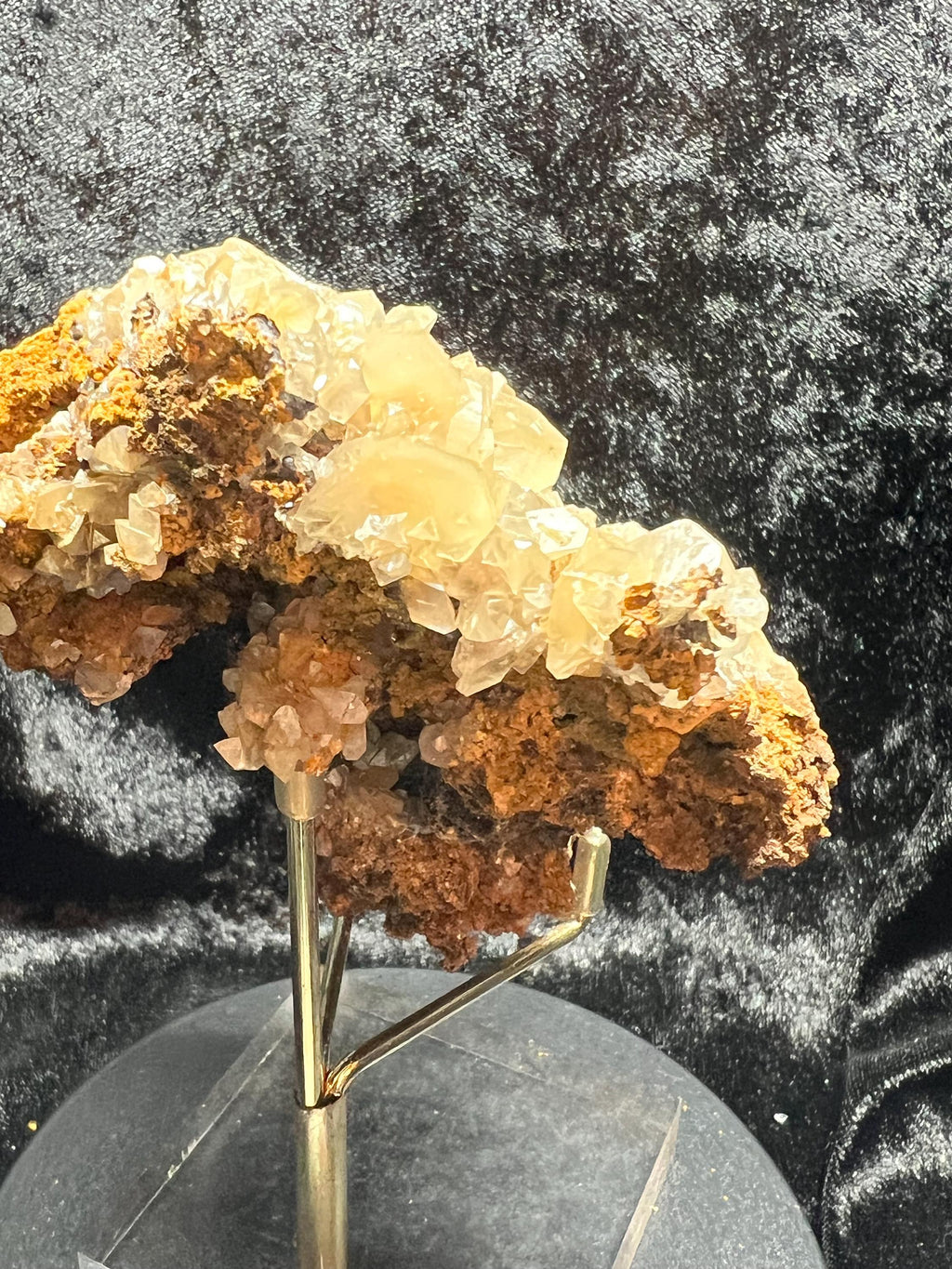 Natural Pyramid Calcite Specimen, Scalenohedral Crystal Cluster