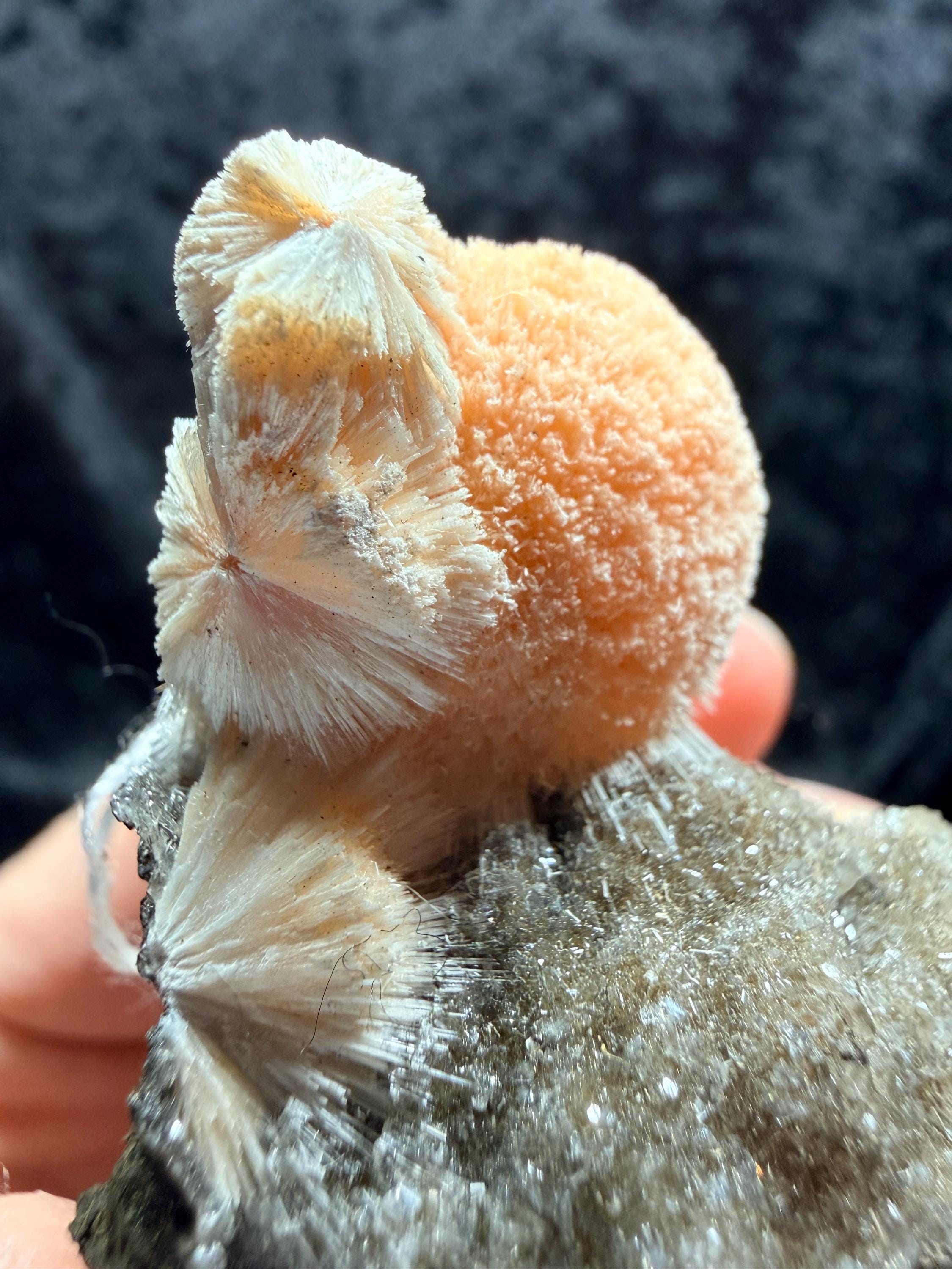 Thomsonite Specimen: Zeolite Mineral