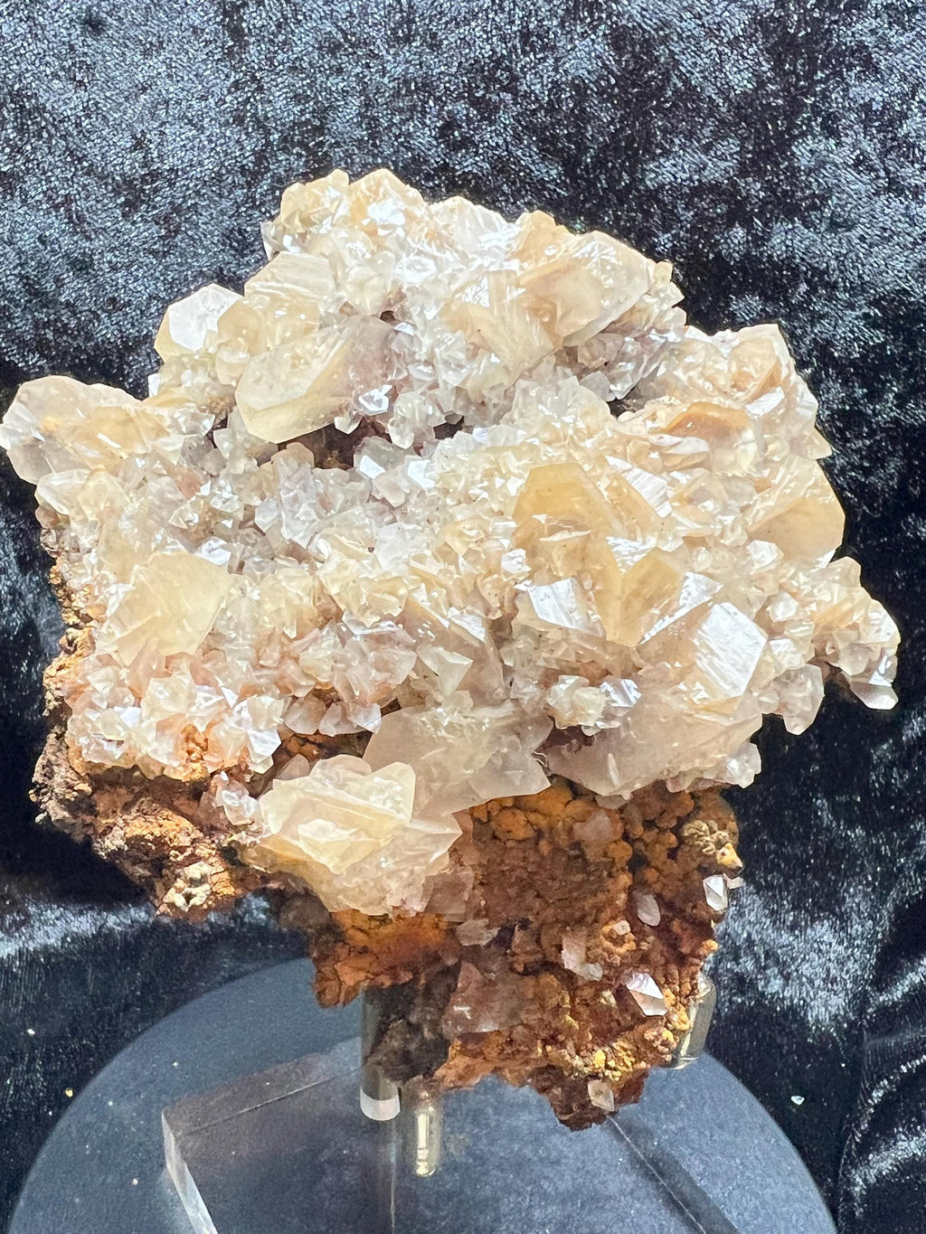 Natural Pyramid Calcite Specimen, Scalenohedral Crystal Cluster