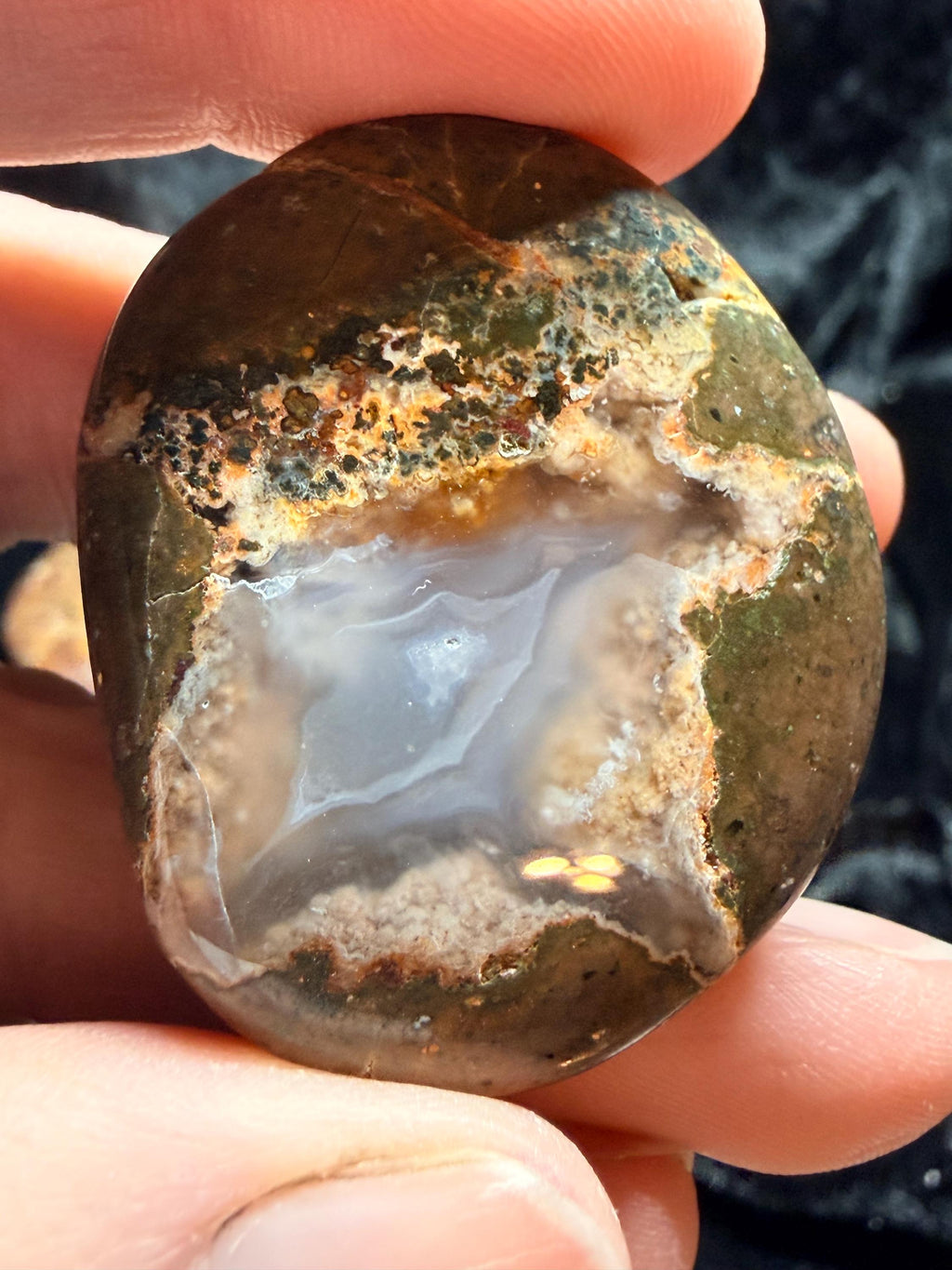 Polished Thunder eggs