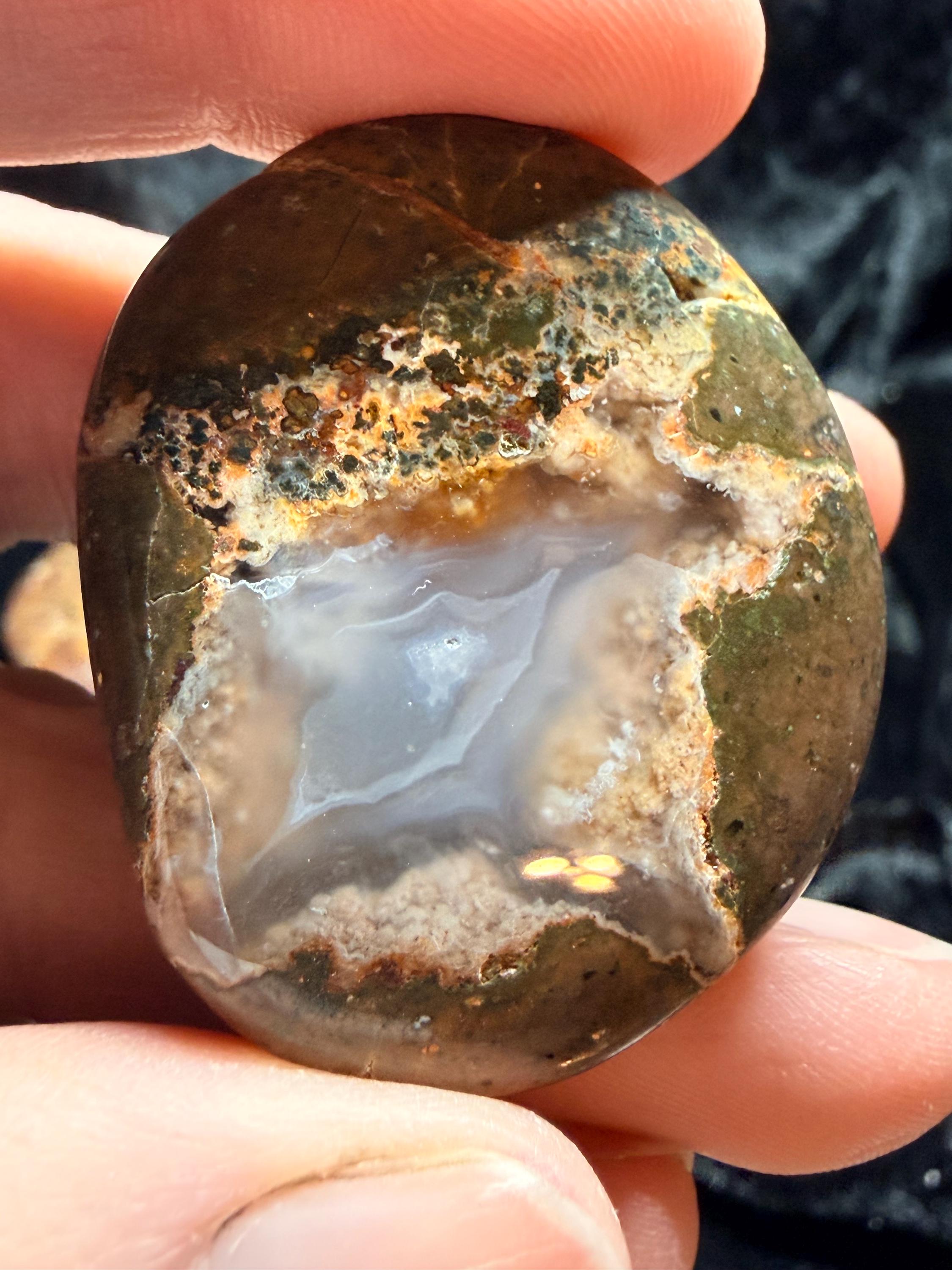 Polished Thunder eggs