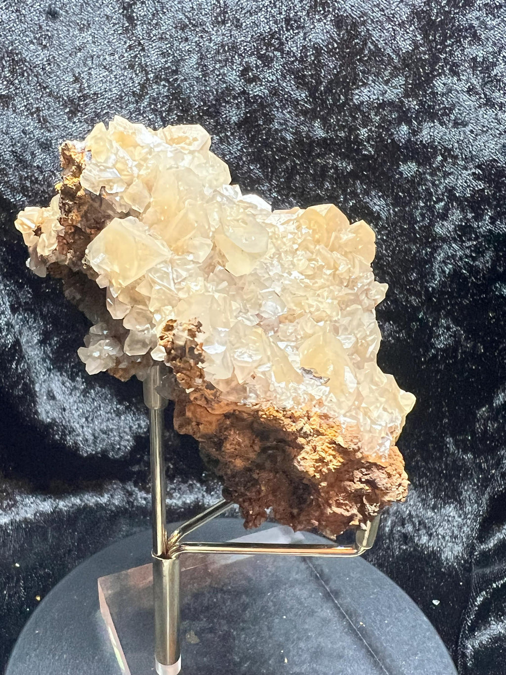Natural Pyramid Calcite Specimen, Scalenohedral Crystal Cluster