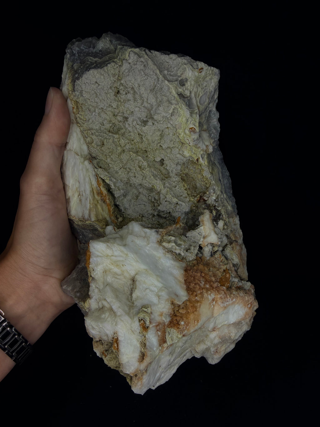 Perfect smoky quartz points on Missouri lace agate withBarite