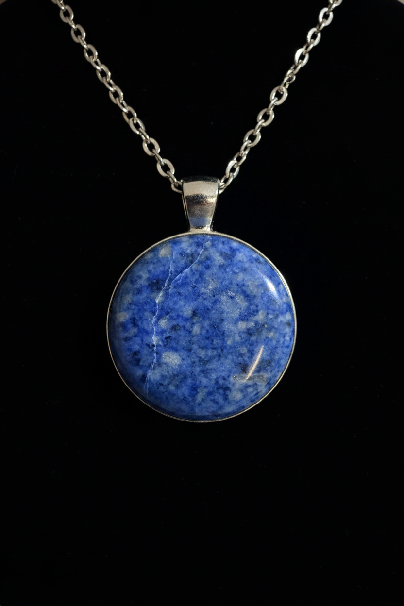 Uv reactive Sodalite necklace