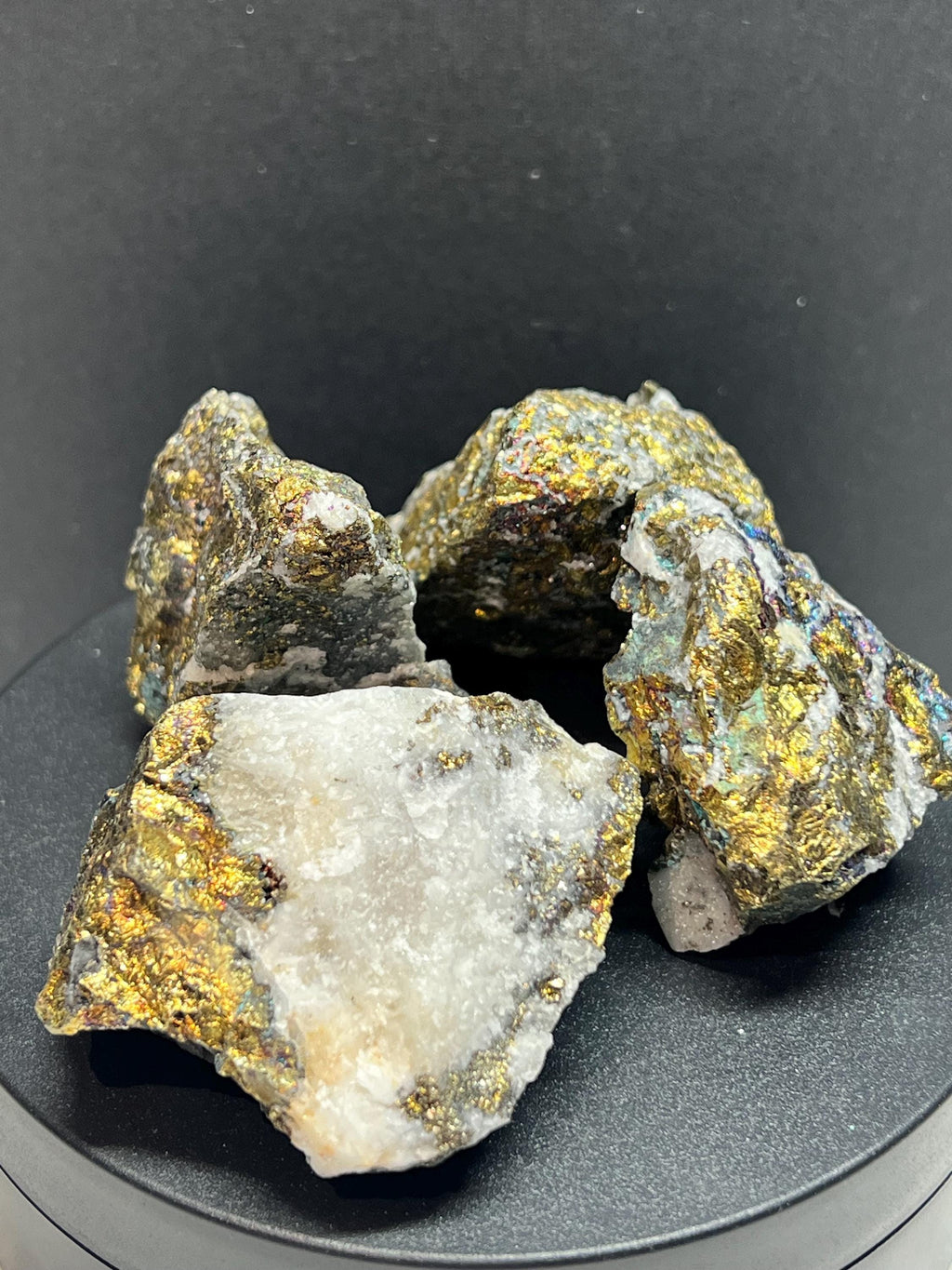 Peacock ore (bornite), quartz druse