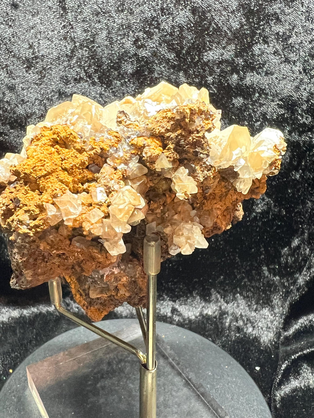 Natural Pyramid Calcite Specimen, Scalenohedral Crystal Cluster