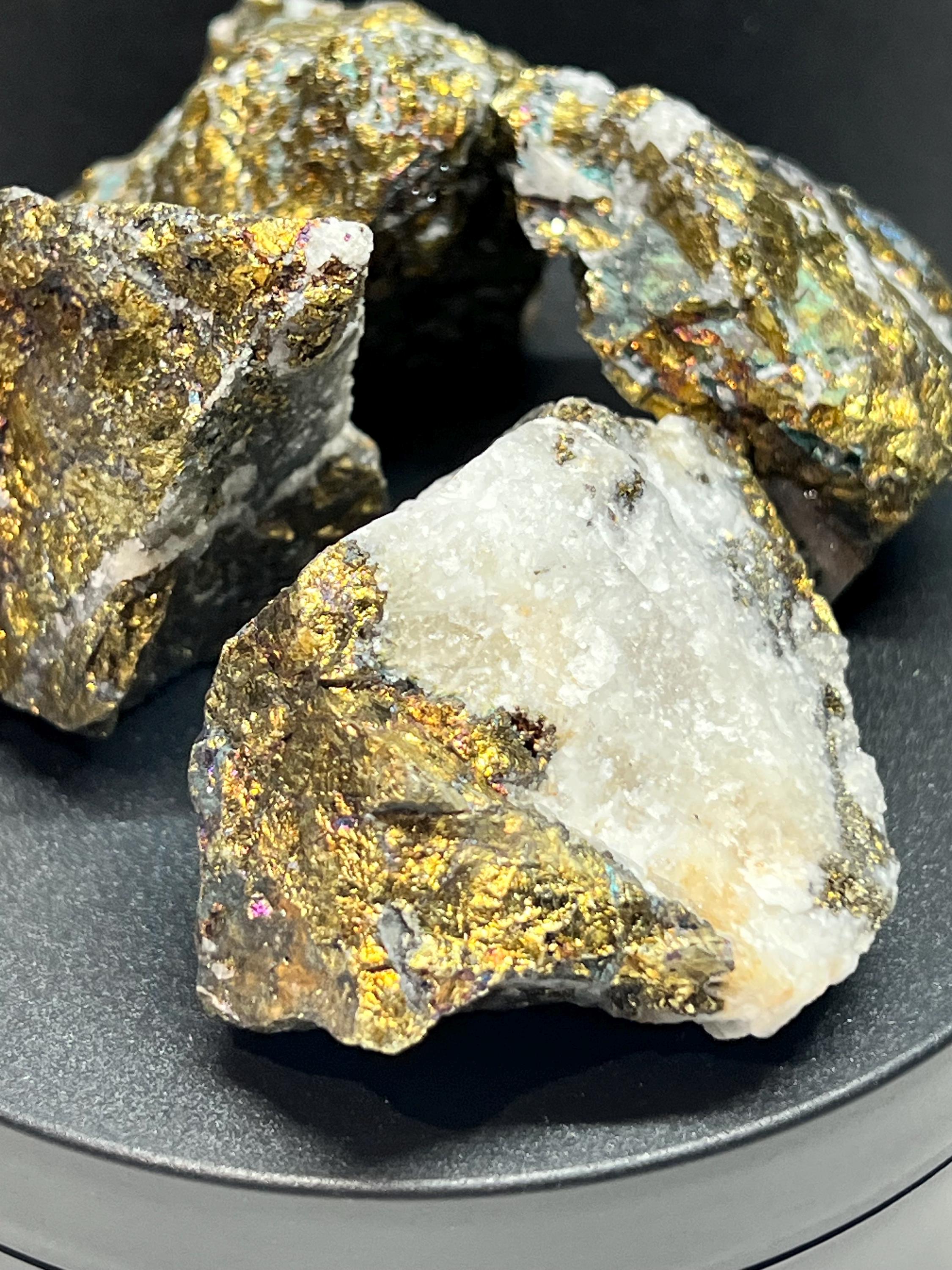Peacock ore (bornite), quartz druse