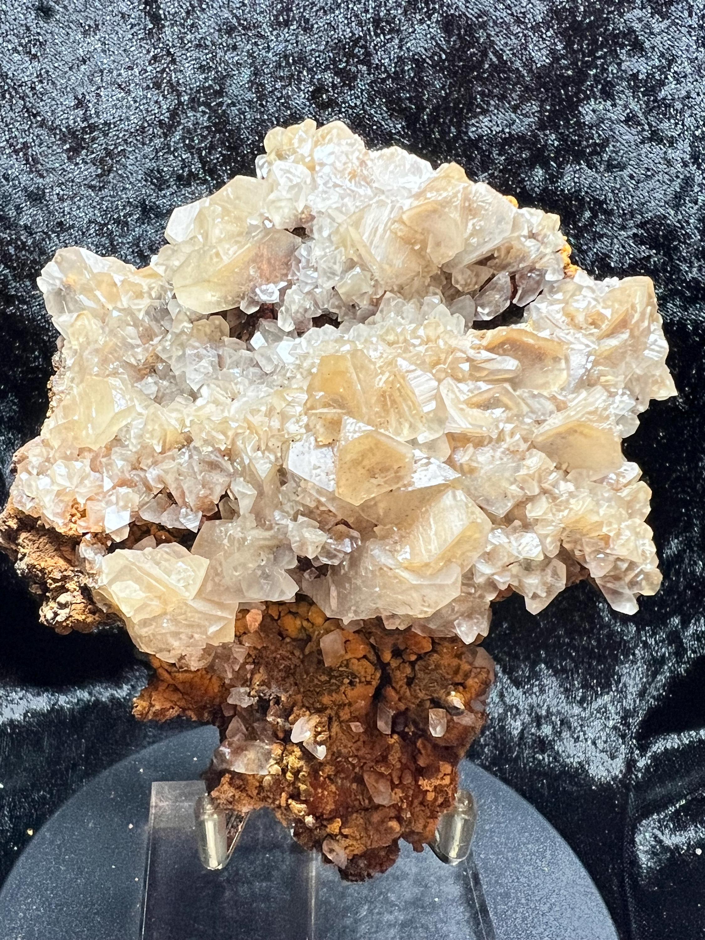 Natural Pyramid Calcite Specimen, Scalenohedral Crystal Cluster
