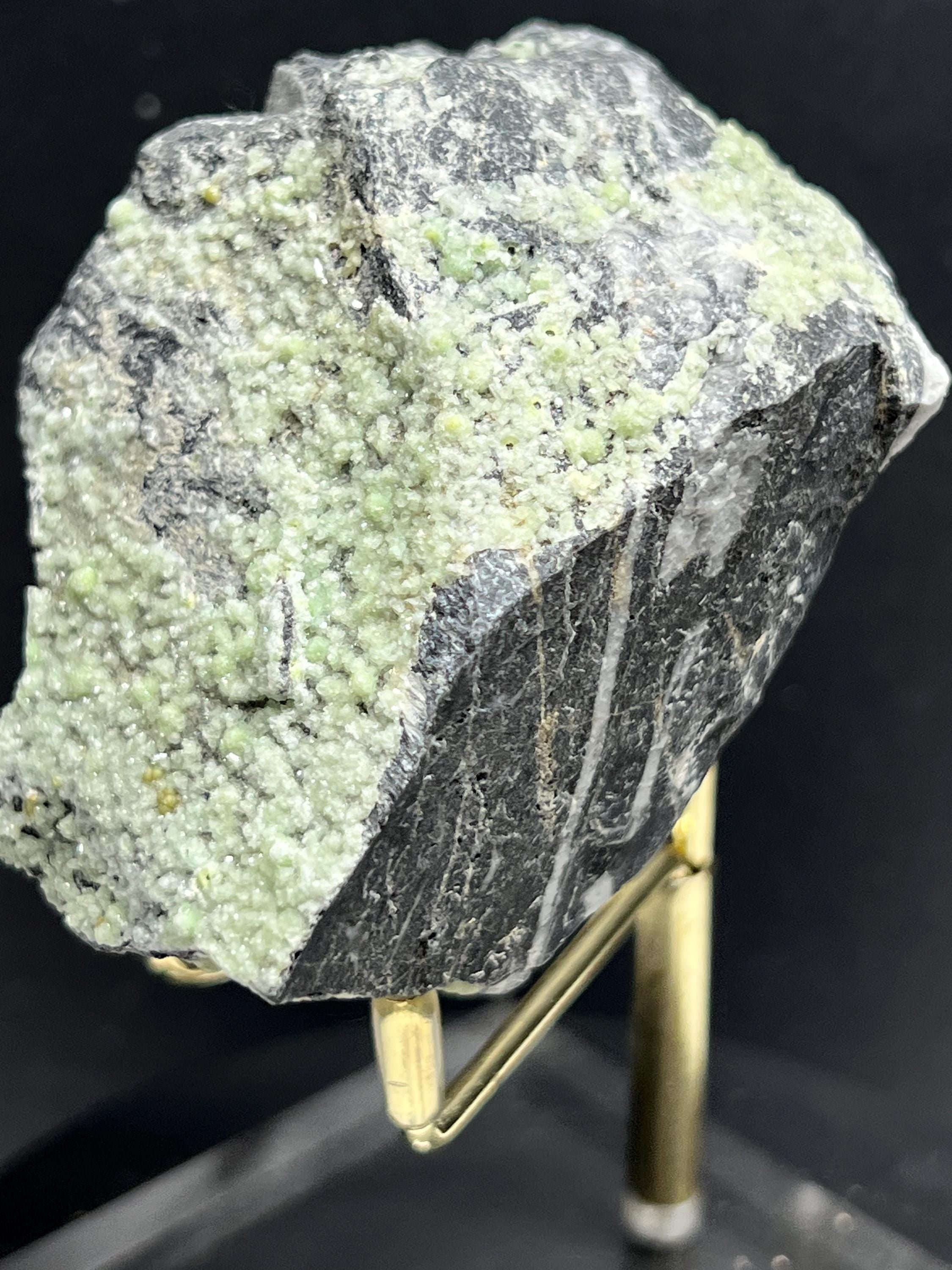 Green Wavellite Specimen: Botryoidal Mineral Cluster