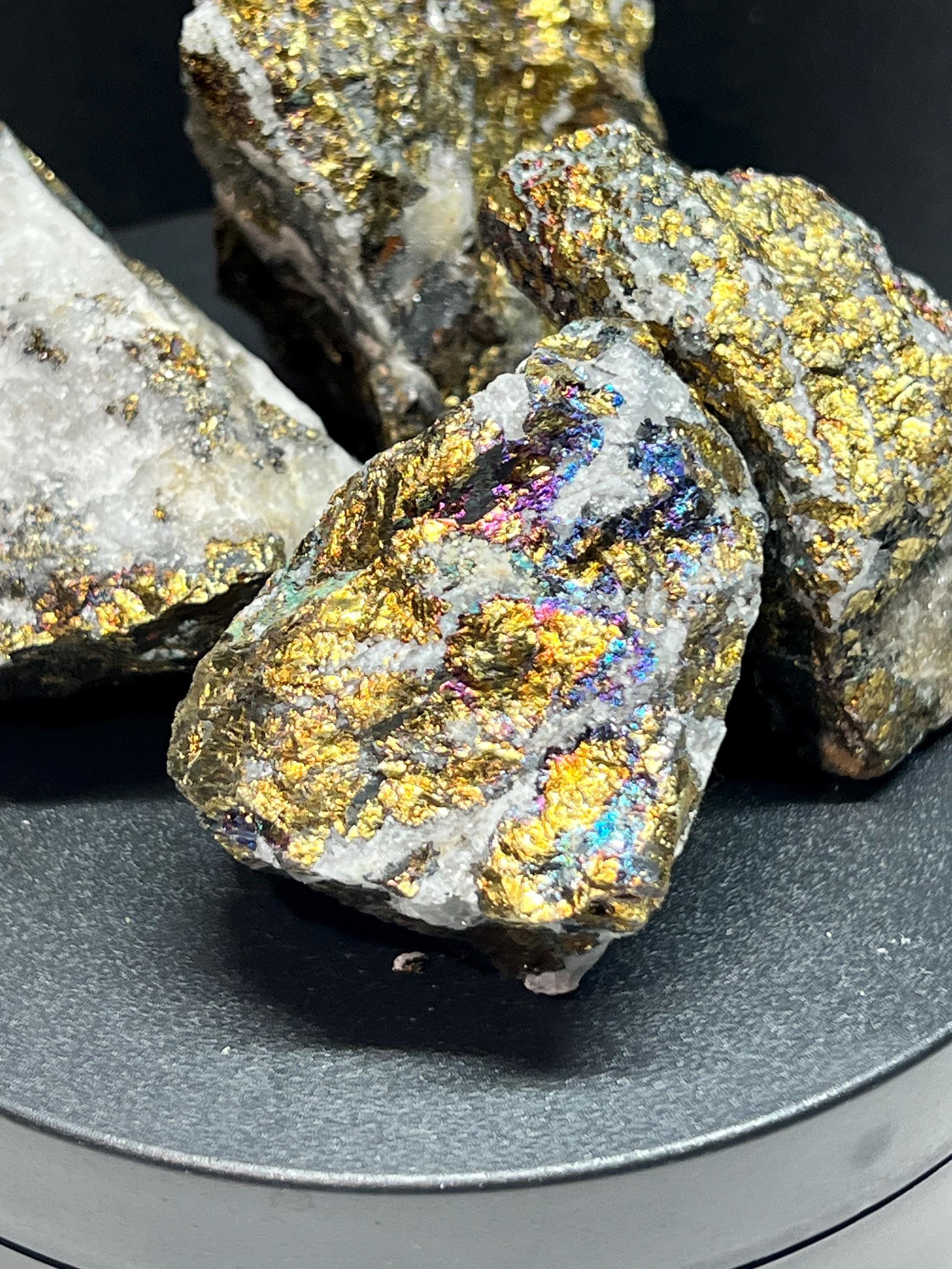 Peacock ore (bornite), quartz druse